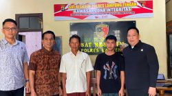 Anggota DPRD Lampung  Serahkan DPO Perampokan ke Polres Lamteng